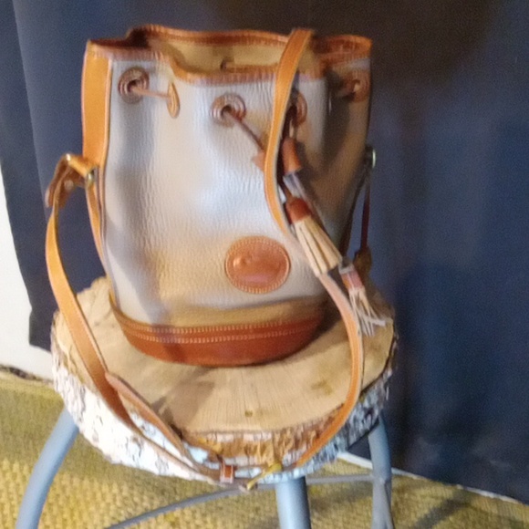 Dooney & Bourke Handbags - Dooney & Bourke Purse